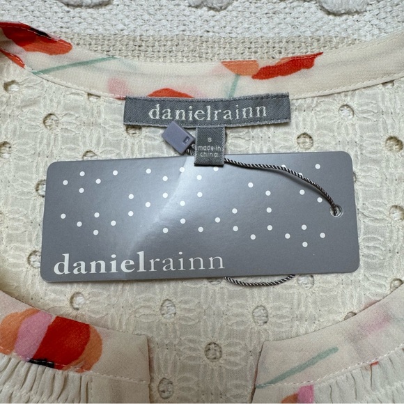 Daniel Rainn NWT floral lightweight blouse size Small - Picture 7 of 9